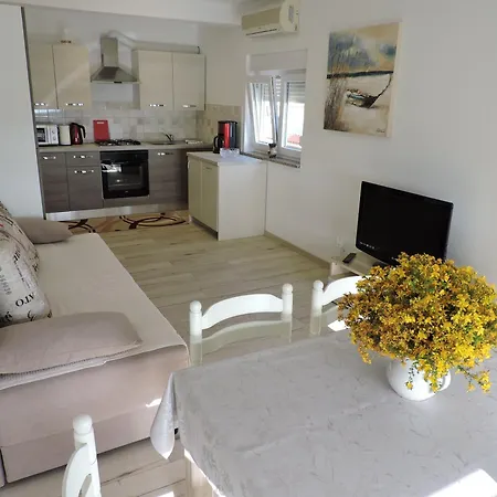 Apartment Pansion Berat *