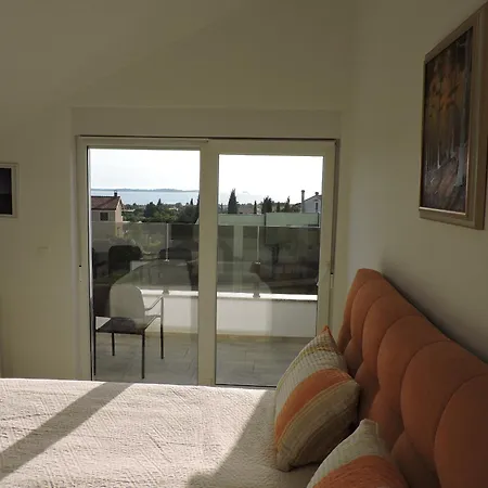 Pansion Berat アパート ボドニャン