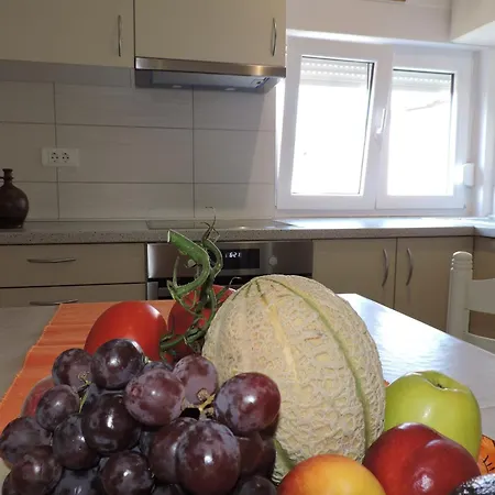 Pansion Berat アパート