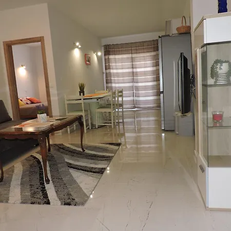 Pansion Berat アパート ボドニャン